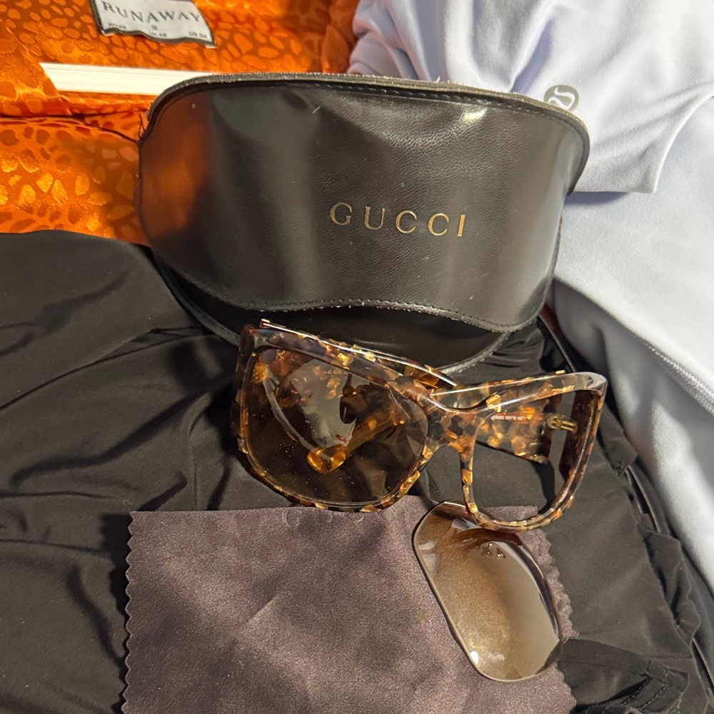 Gucci Brown Tortoiseshell Sunglasses with Black Case